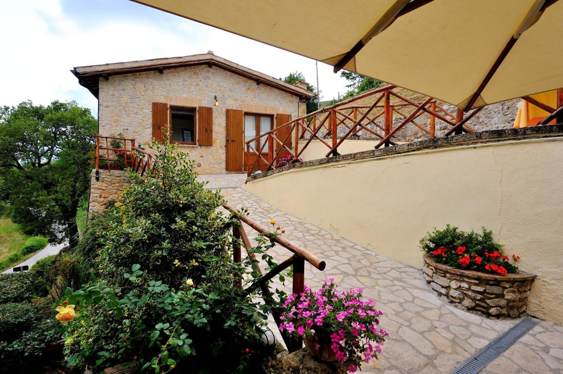 Agriturismo Pettino Campello sul Clitunno Exterior photo