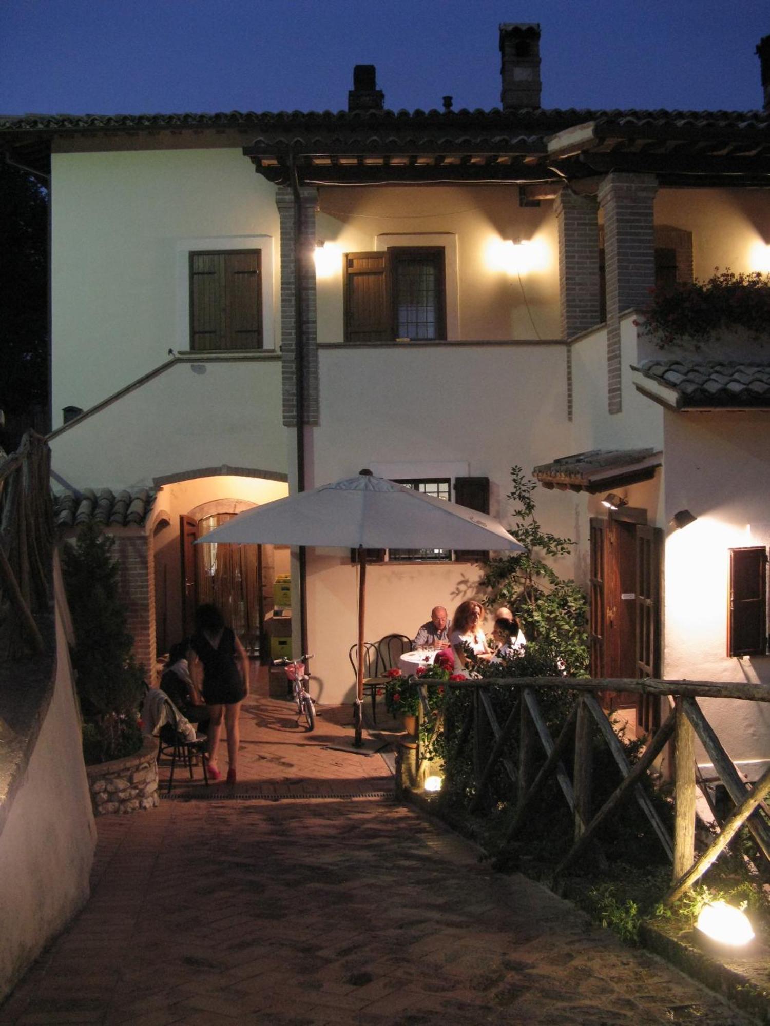 Agriturismo Pettino Campello sul Clitunno Exterior photo